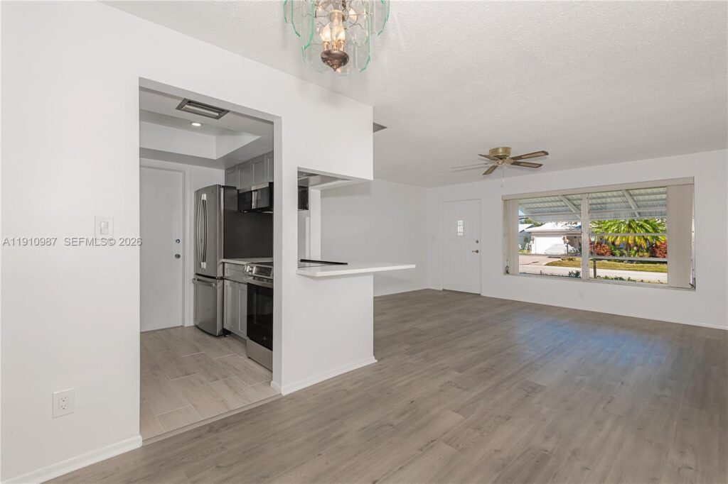 340 Leisure Blvd, Pompano Beach FL 33064