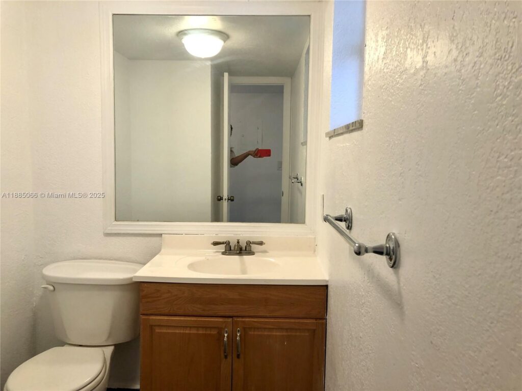 8121 SW 24th Ct # 304, Davie FL 33324
