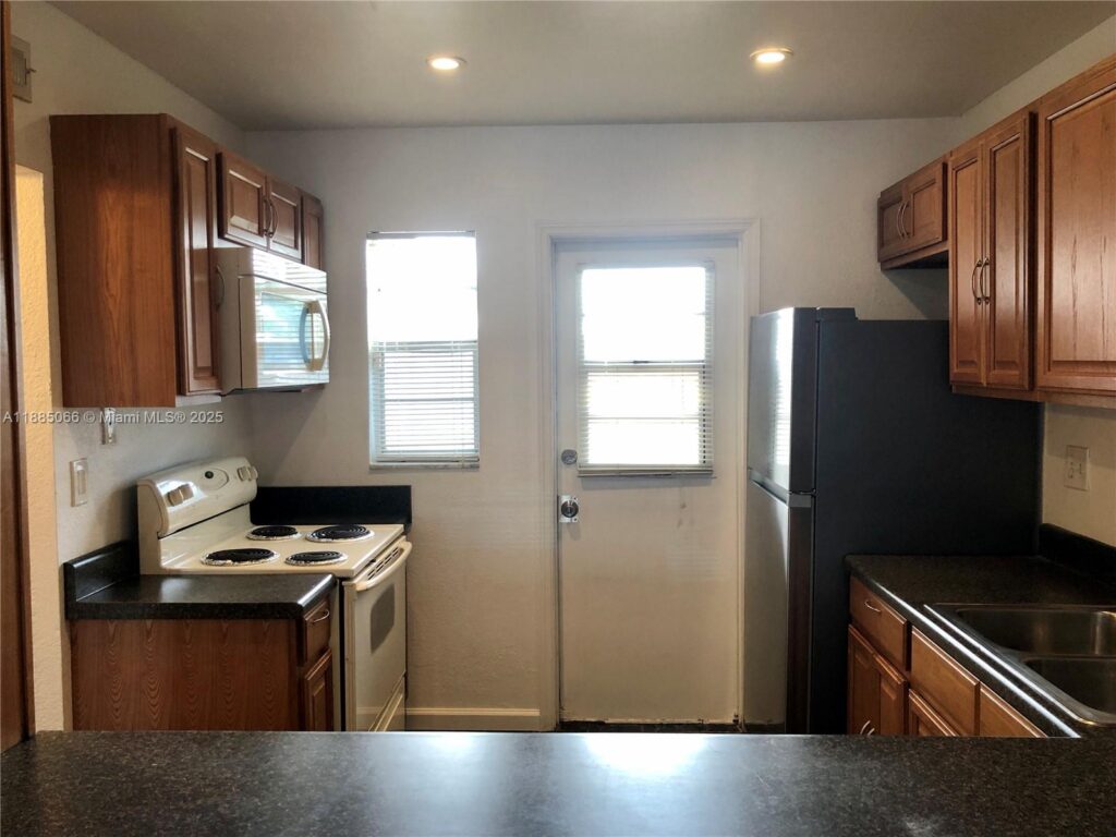 8121 SW 24th Ct # 304, Davie FL 33324