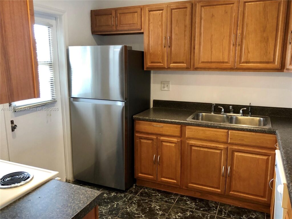 8121 SW 24th Ct # 304, Davie FL 33324