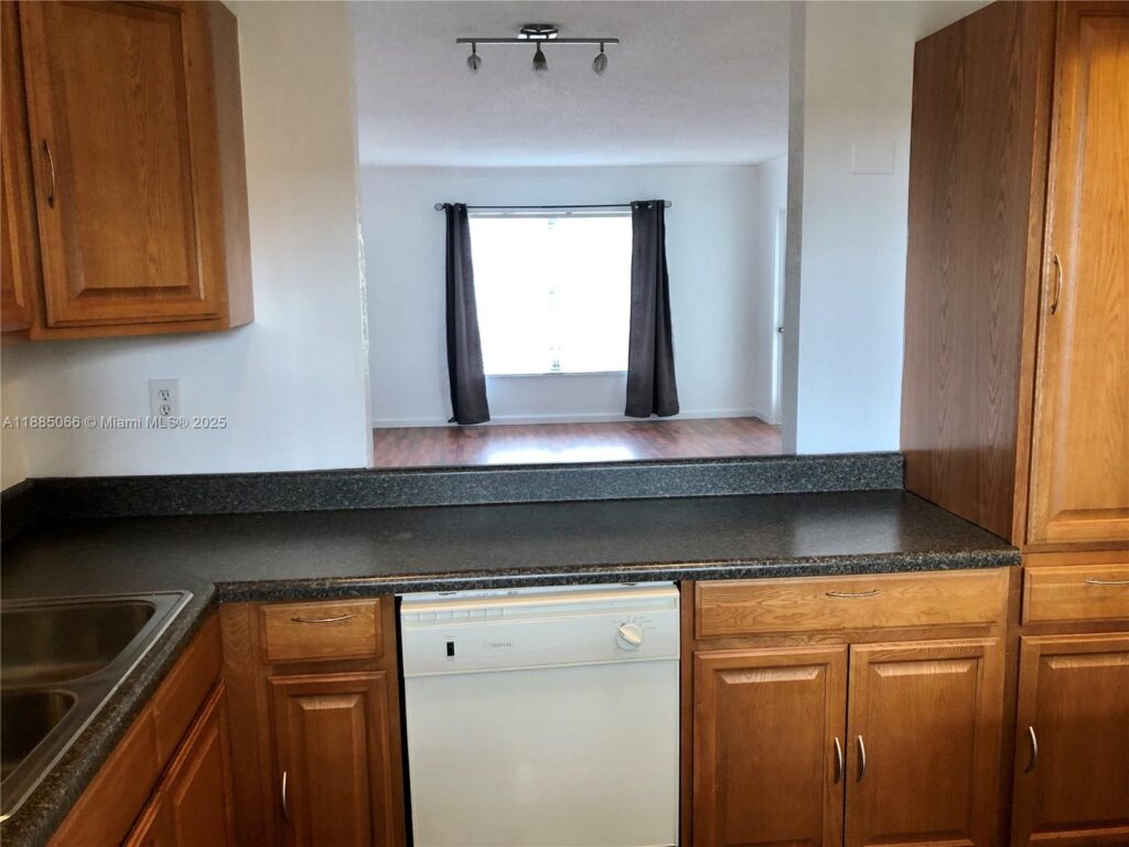 8121 SW 24th Ct # 304, Davie FL 33324