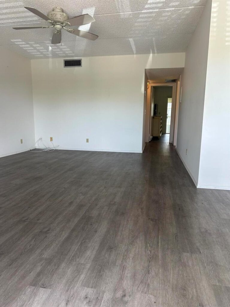 300 Village Green Circle S # 217, Palm Springs FL 33461
