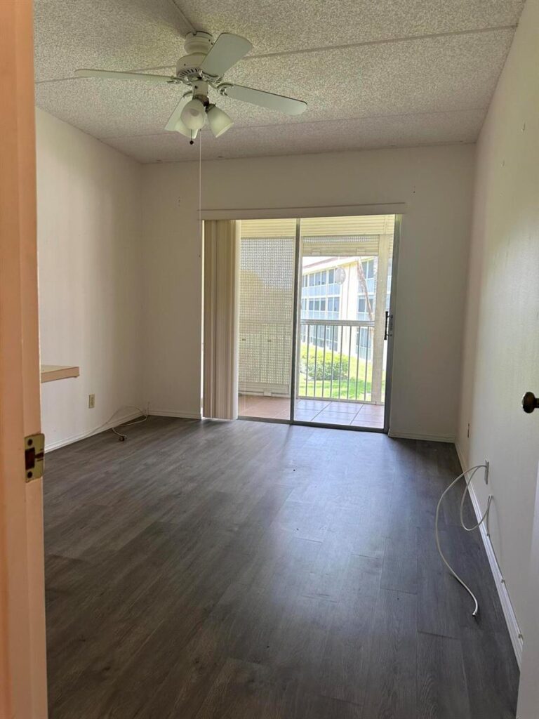 300 Village Green Circle S # 217, Palm Springs FL 33461