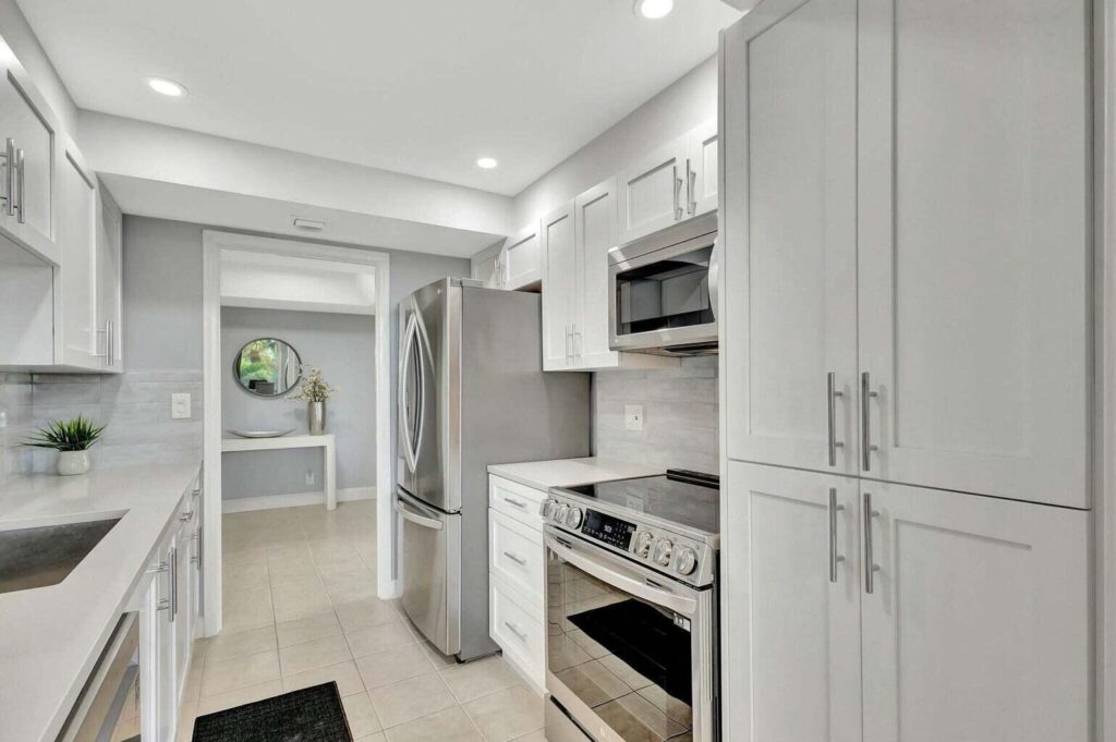 5550 N Ocean Drive # 2b, Singer Island FL 33404