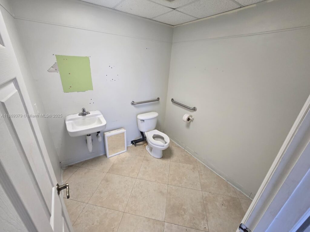 2501 N State Road 7 # 207, Margate FL 33063