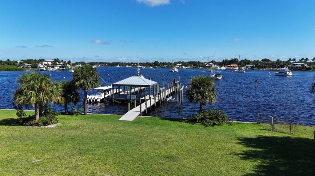 4345 SE Mulford Lane, Stuart FL 34997
