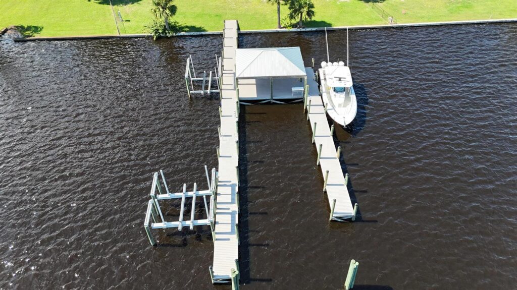 4345 SE Mulford Lane, Stuart FL 34997