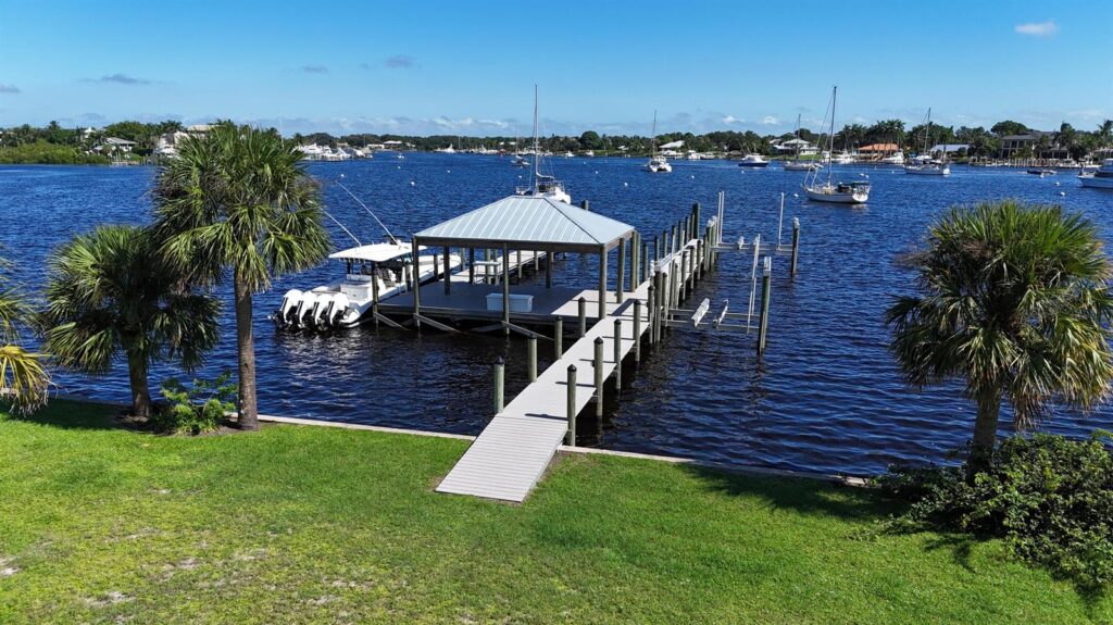 4345 SE Mulford Lane, Stuart FL 34997