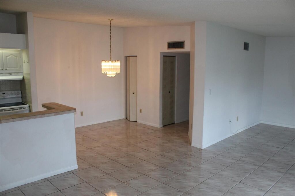 9728 S Belfort Circle # 206, Tamarac FL 33321