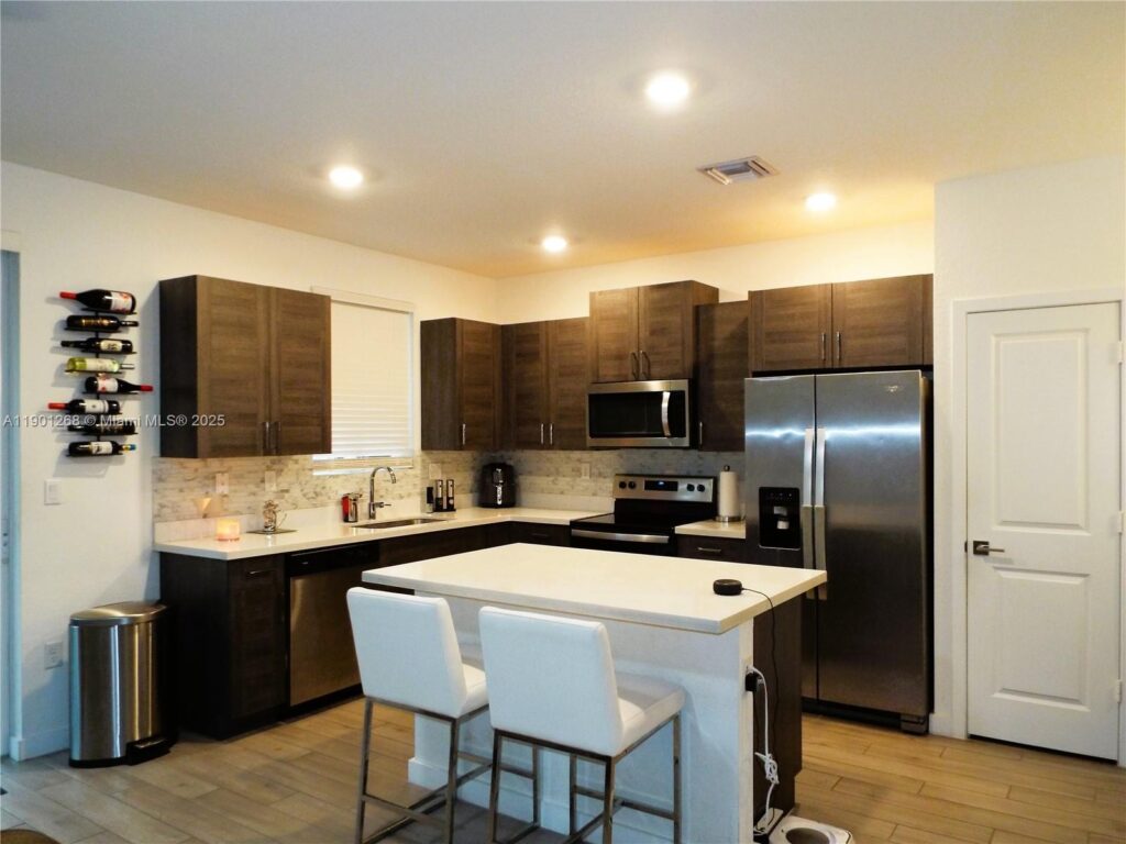 2363 SE 11th St, Homestead FL 33035