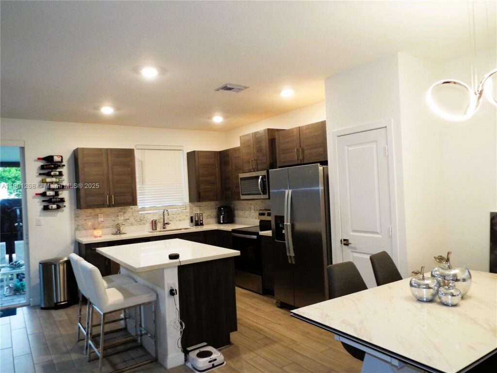 2363 SE 11th St, Homestead FL 33035