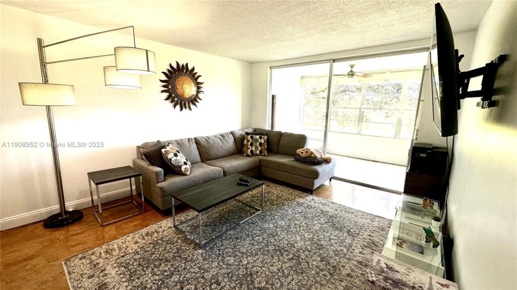 2651 S Course Dr # 307, Pompano Beach FL 33069