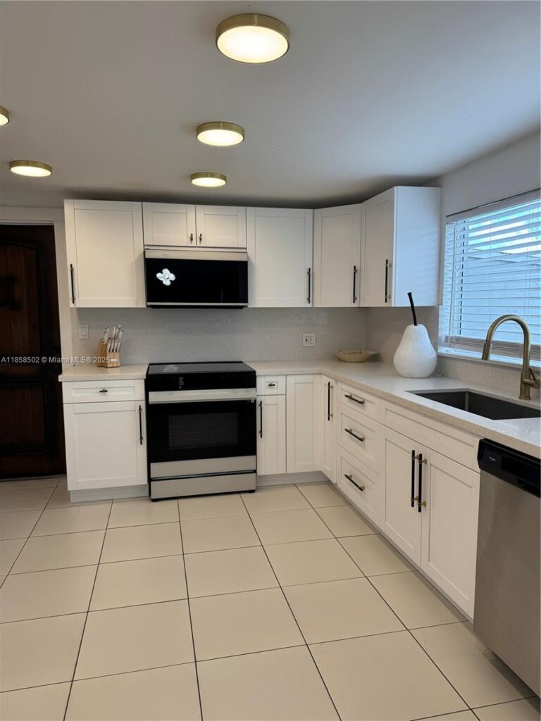 1301 Grouper Dr # A, Marathon FL 33050