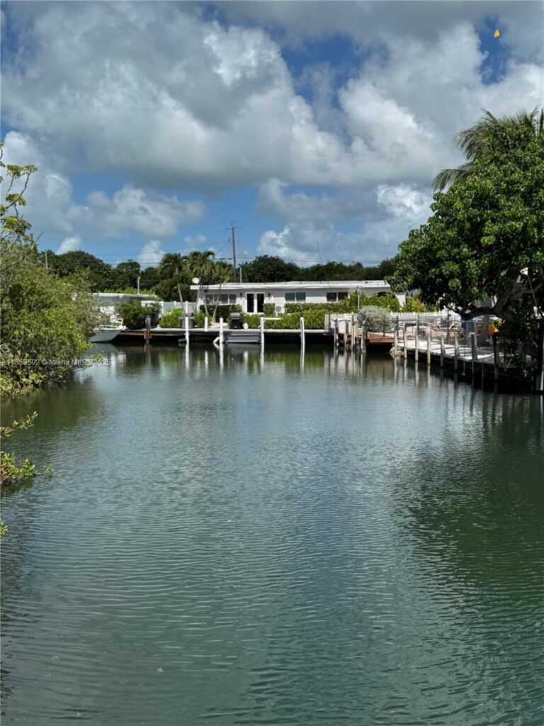 1301 Grouper Dr # A, Marathon FL 33050