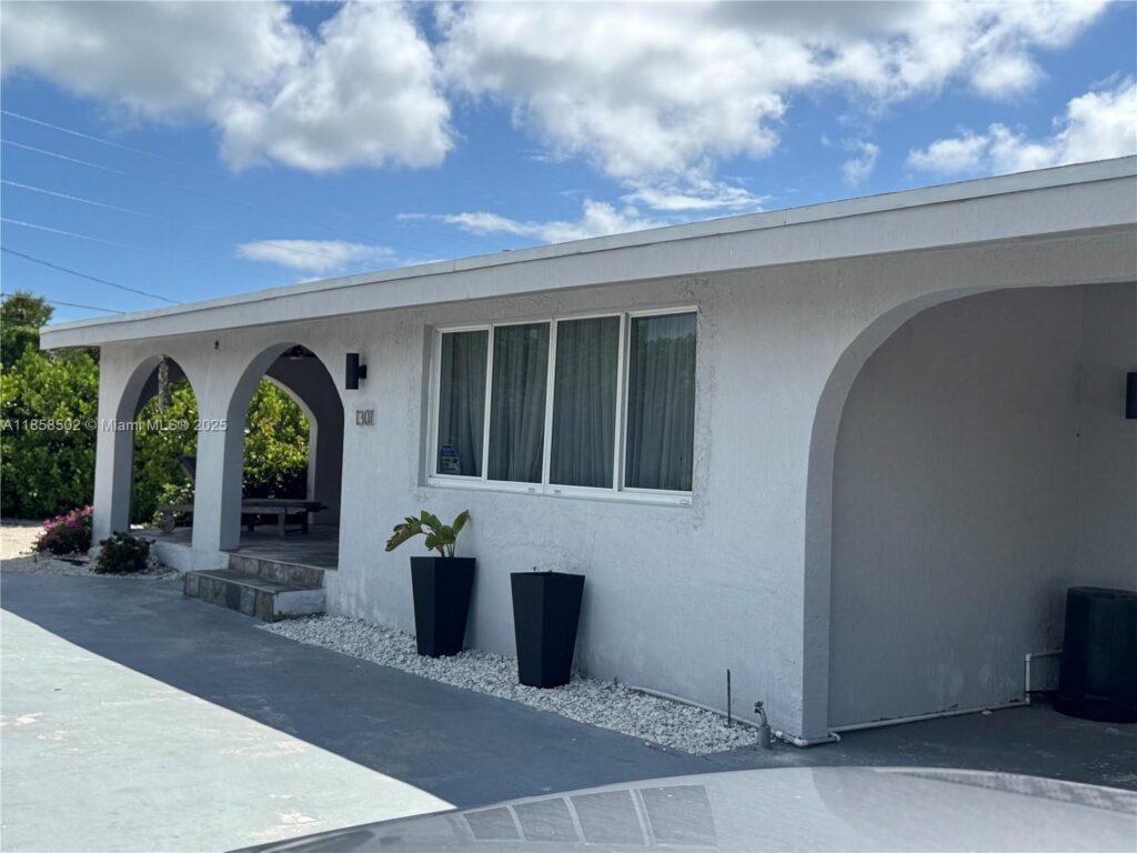1301 Grouper Dr # A, Marathon FL 33050