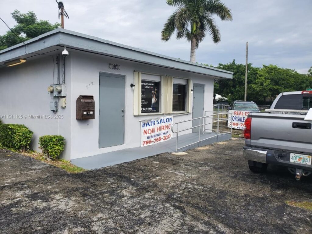 512 SW 6th Ave, Homestead FL 33030