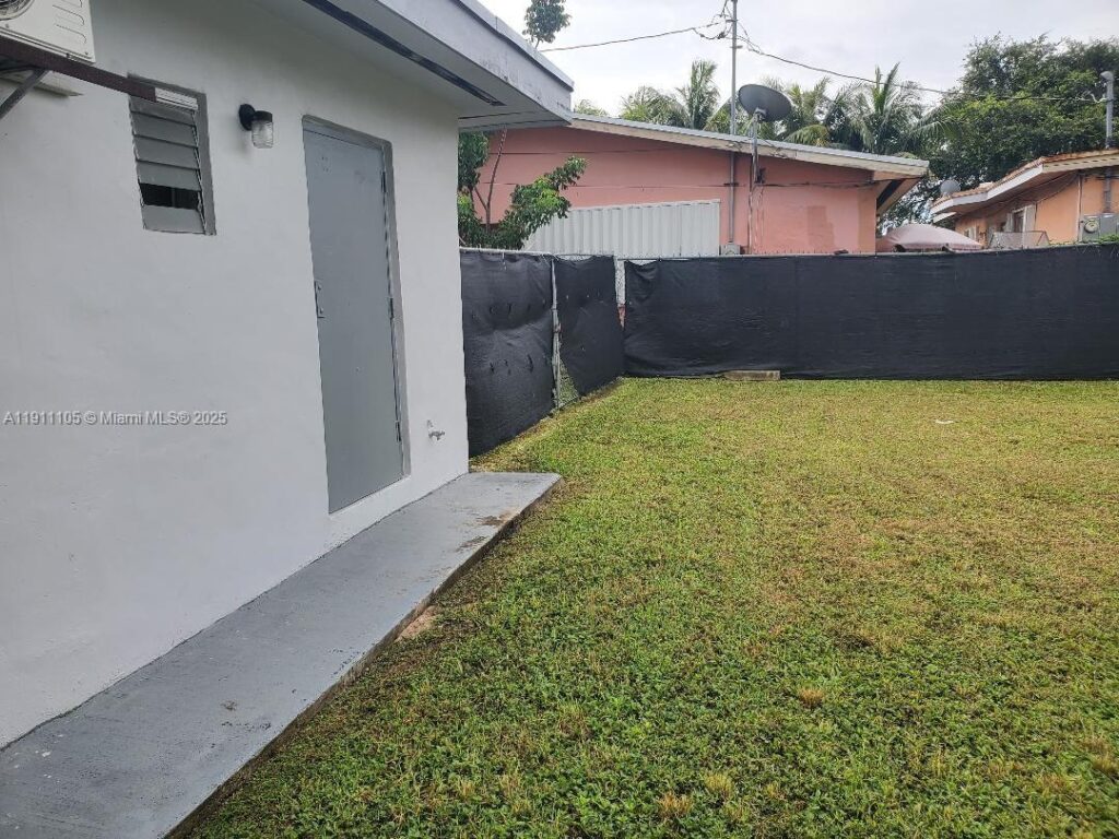 512 SW 6th Ave, Homestead FL 33030