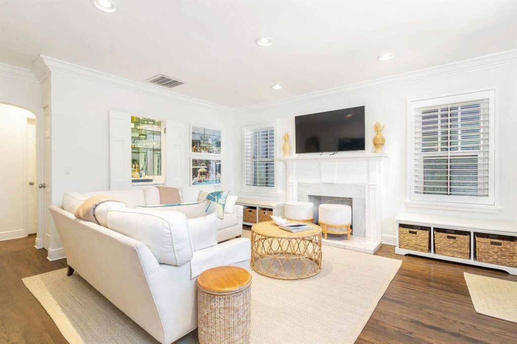 231 Cocoanut Row, Palm Beach FL 33480