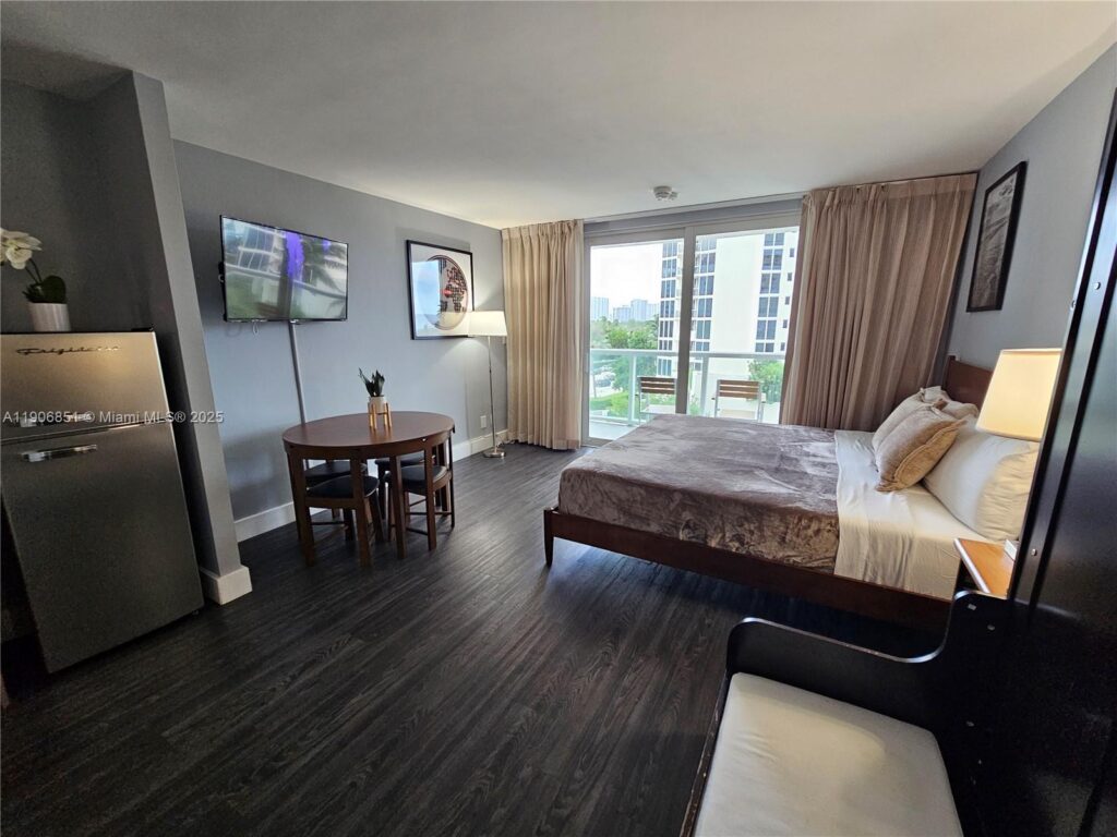 19201 Collins Ave # 324, Sunny Isles Beach FL 33160