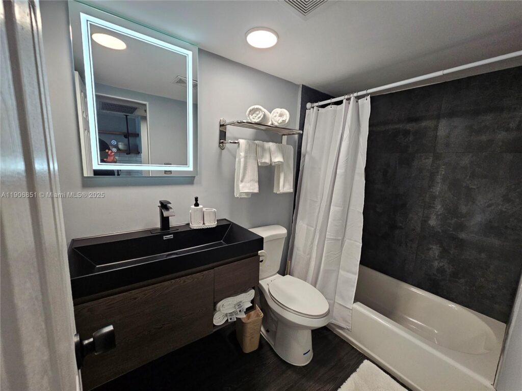 19201 Collins Ave # 324, Sunny Isles Beach FL 33160