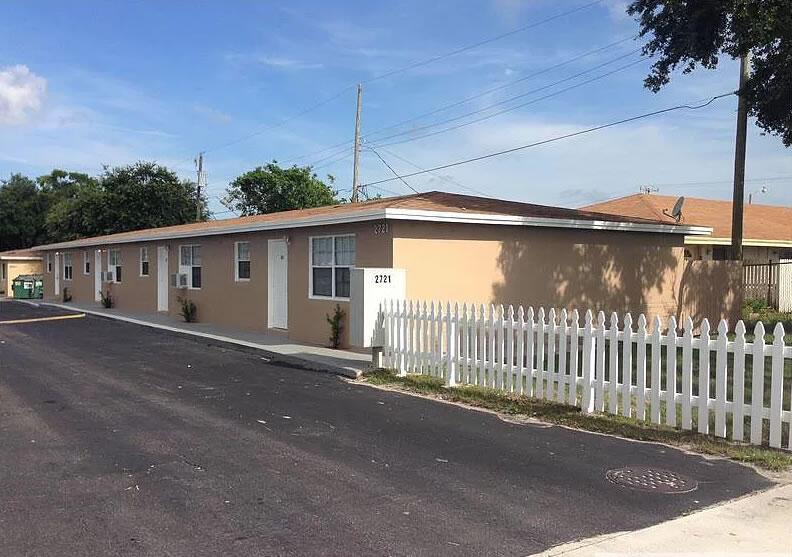 2721 Avenue Avenue S # A1, Riviera Beach FL 33404