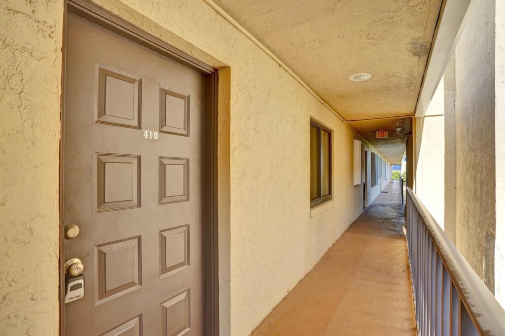 890 N Federal Highway # 410, Lantana FL 33462