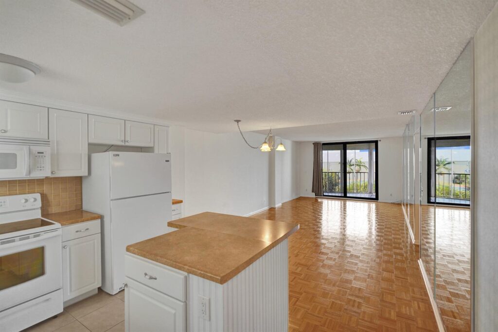 890 N Federal Highway # 410, Lantana FL 33462