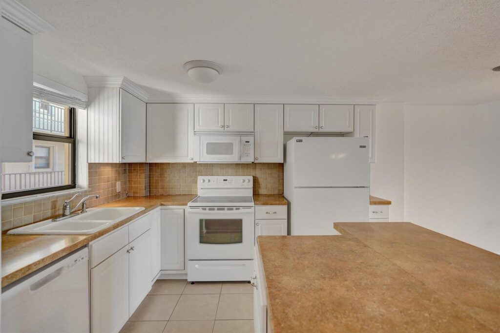 890 N Federal Highway # 410, Lantana FL 33462