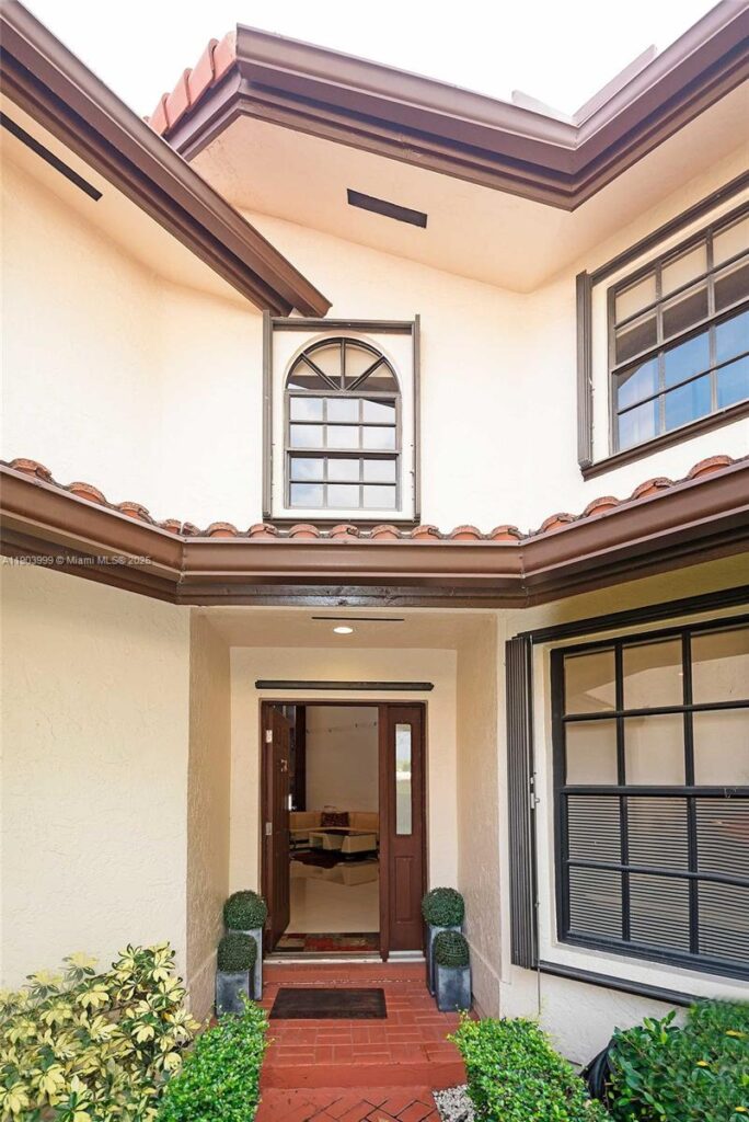 9318 NW 50th Doral Cir # 00, Doral FL 33178