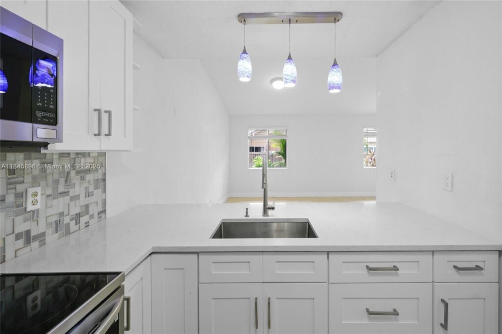 6322 Royal Woods Dr, Fort Myers FL 33908