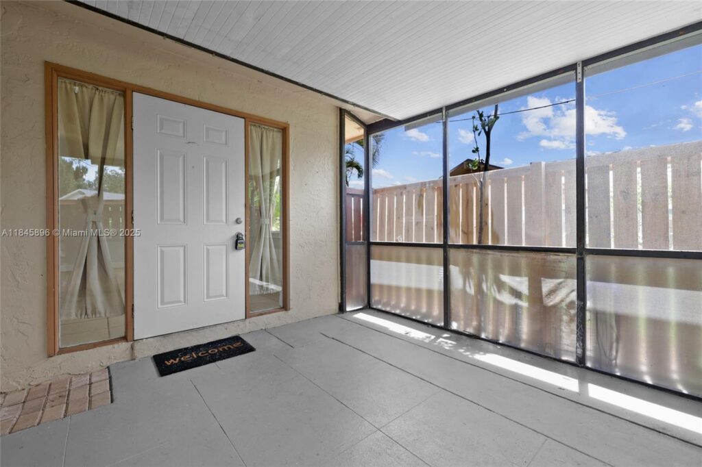 6322 Royal Woods Dr, Fort Myers FL 33908