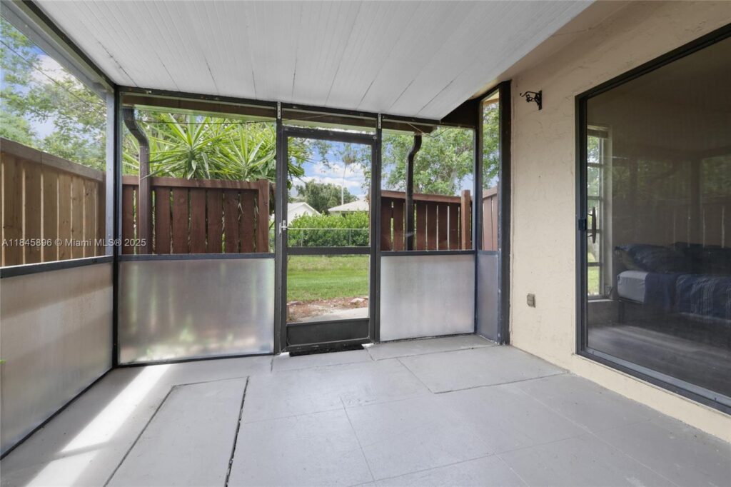 6322 Royal Woods Dr, Fort Myers FL 33908