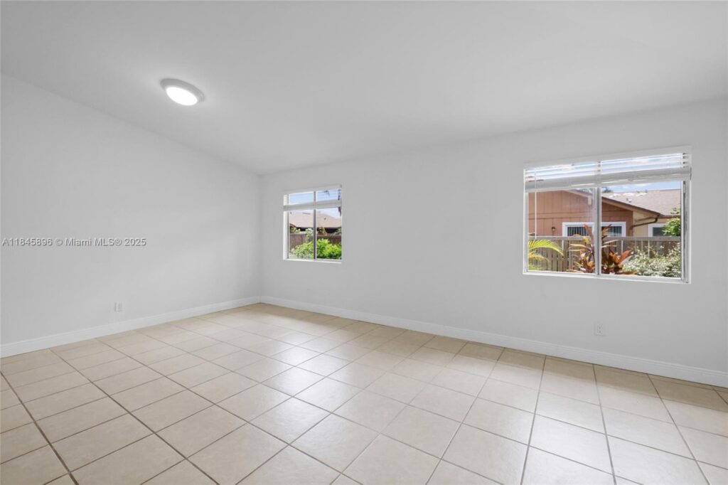6322 Royal Woods Dr, Fort Myers FL 33908