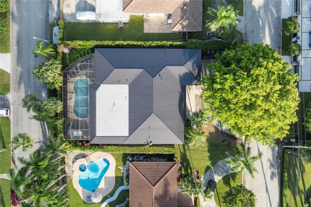 1141 N Northlake Dr, Hollywood FL 33019