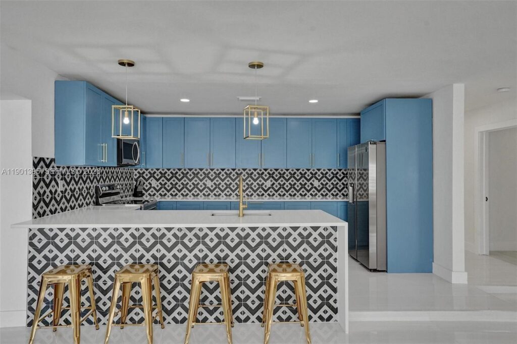 1141 N Northlake Dr, Hollywood FL 33019