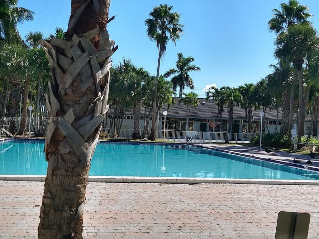 700 NW 214th St # 403, Miami Gardens FL 33169