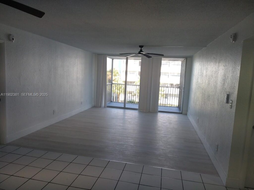 700 NW 214th St # 403, Miami Gardens FL 33169
