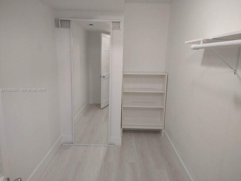 700 NW 214th St # 403, Miami Gardens FL 33169