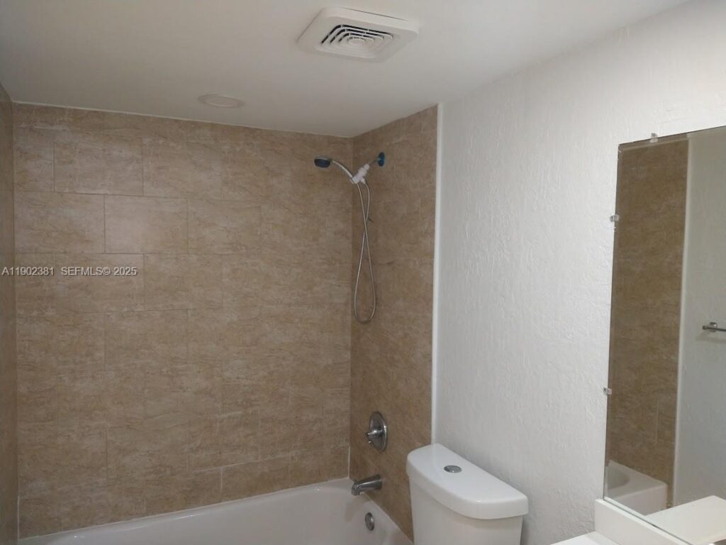700 NW 214th St # 403, Miami Gardens FL 33169