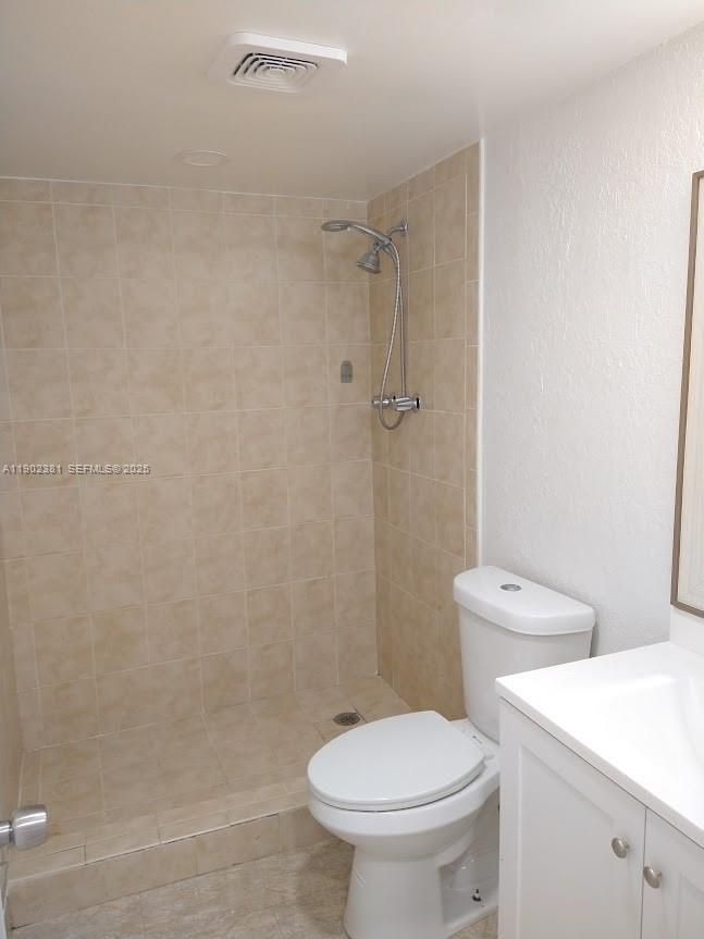 700 NW 214th St # 403, Miami Gardens FL 33169