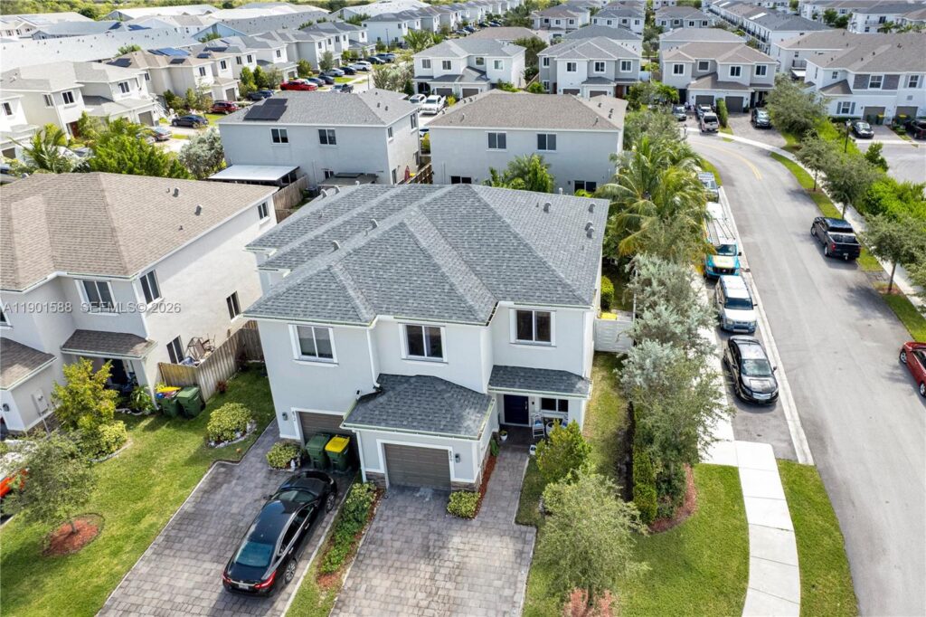 856 SE 16th Ct, Homestead FL 33034