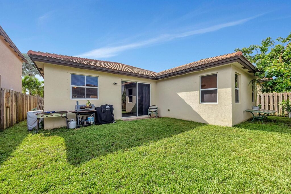 25123 SW 118th Place, Cutler Bay FL 33032