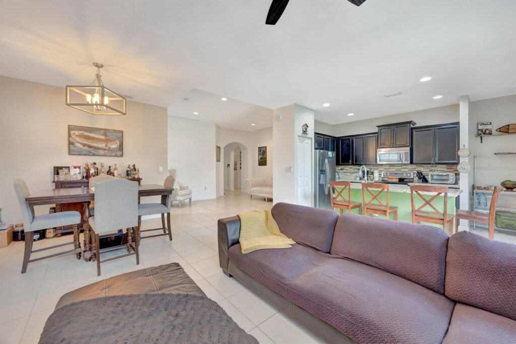25123 SW 118th Place, Cutler Bay FL 33032