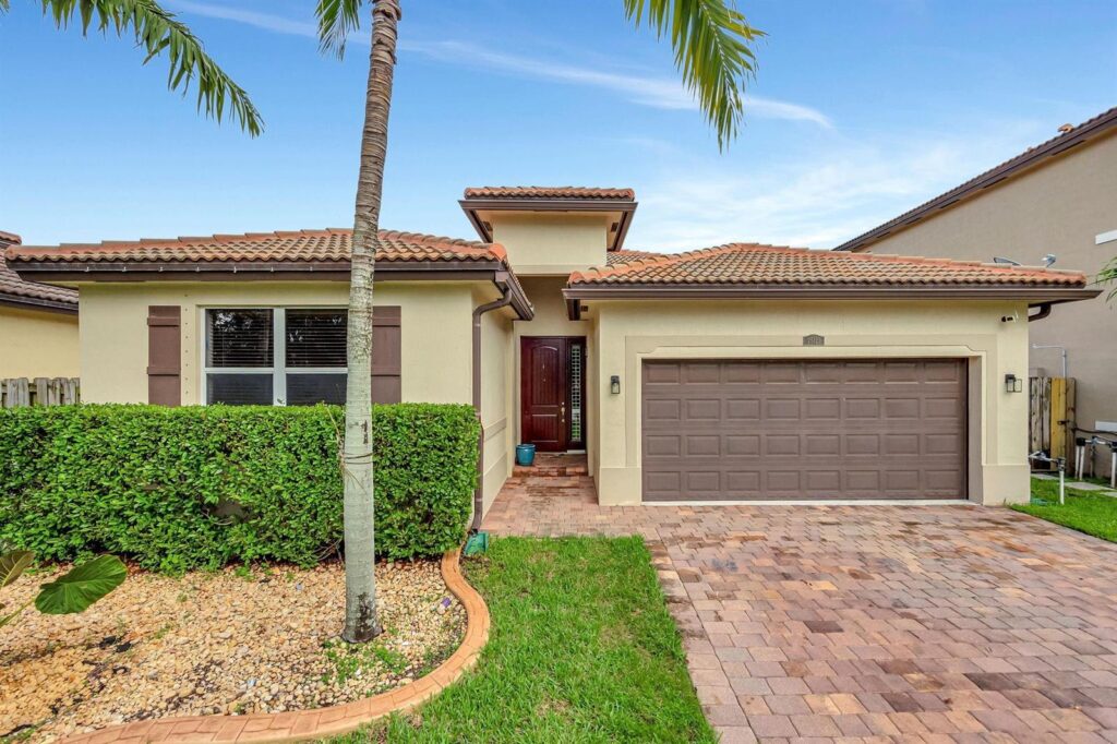 25123 SW 118th Place, Cutler Bay FL 33032