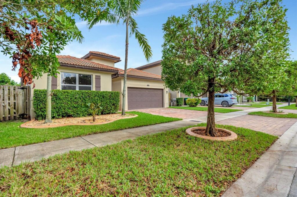 25123 SW 118th Place, Cutler Bay FL 33032