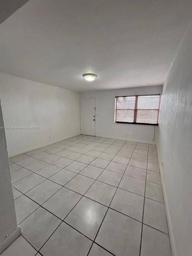 11005 SW 1st St # 302, Sweetwater FL 33174