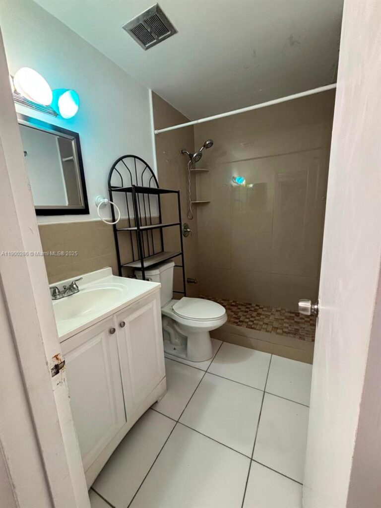 11005 SW 1st St # 302, Sweetwater FL 33174