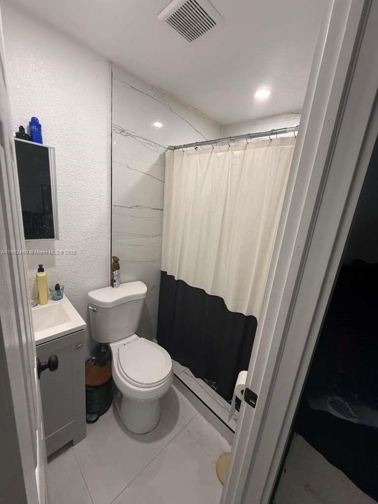 511 NW 133rd St # 4, North Miami FL 33168