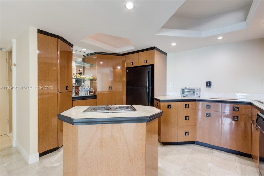 1410 S Ocean Dr # 1702, Hollywood FL 33019