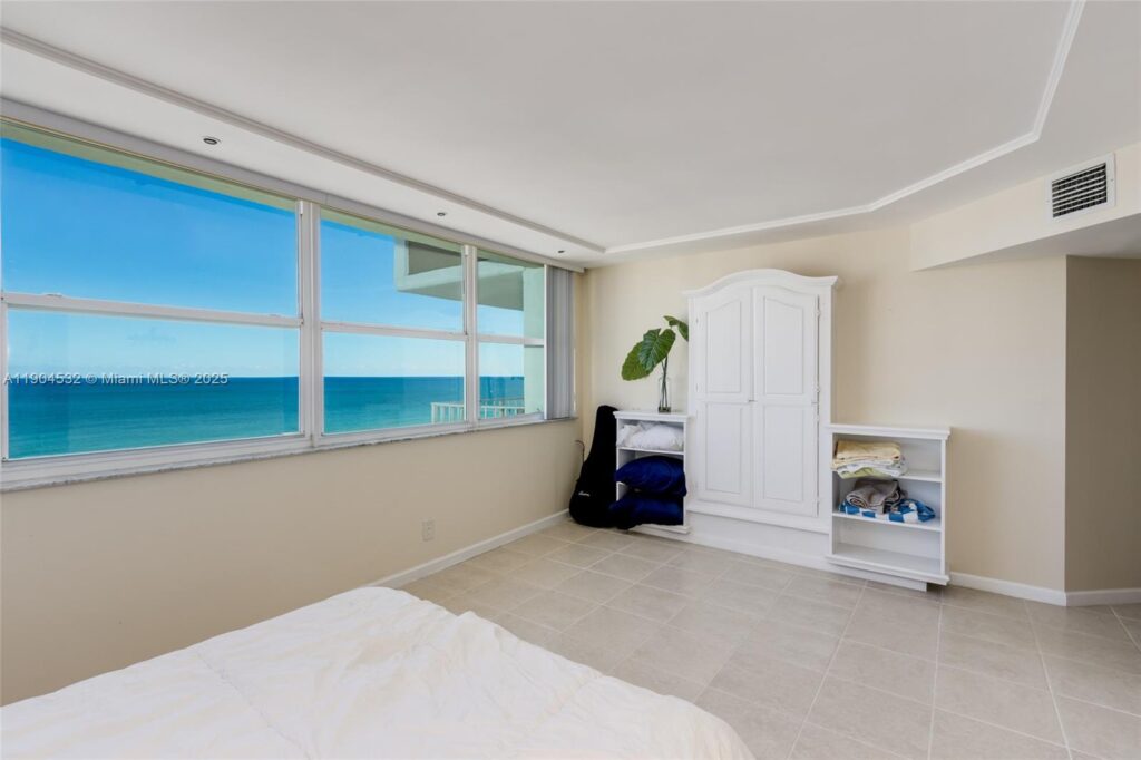 1410 S Ocean Dr # 1702, Hollywood FL 33019